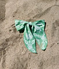 The Bow - Garland Hampers